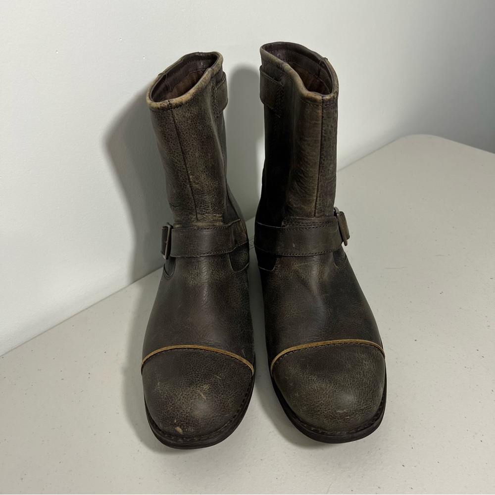 UGG Mens Brown Leather Buckled Lancing Boots - Picture 2 of 11